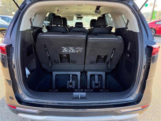 Used 2024 Kia Carnival LX image 30