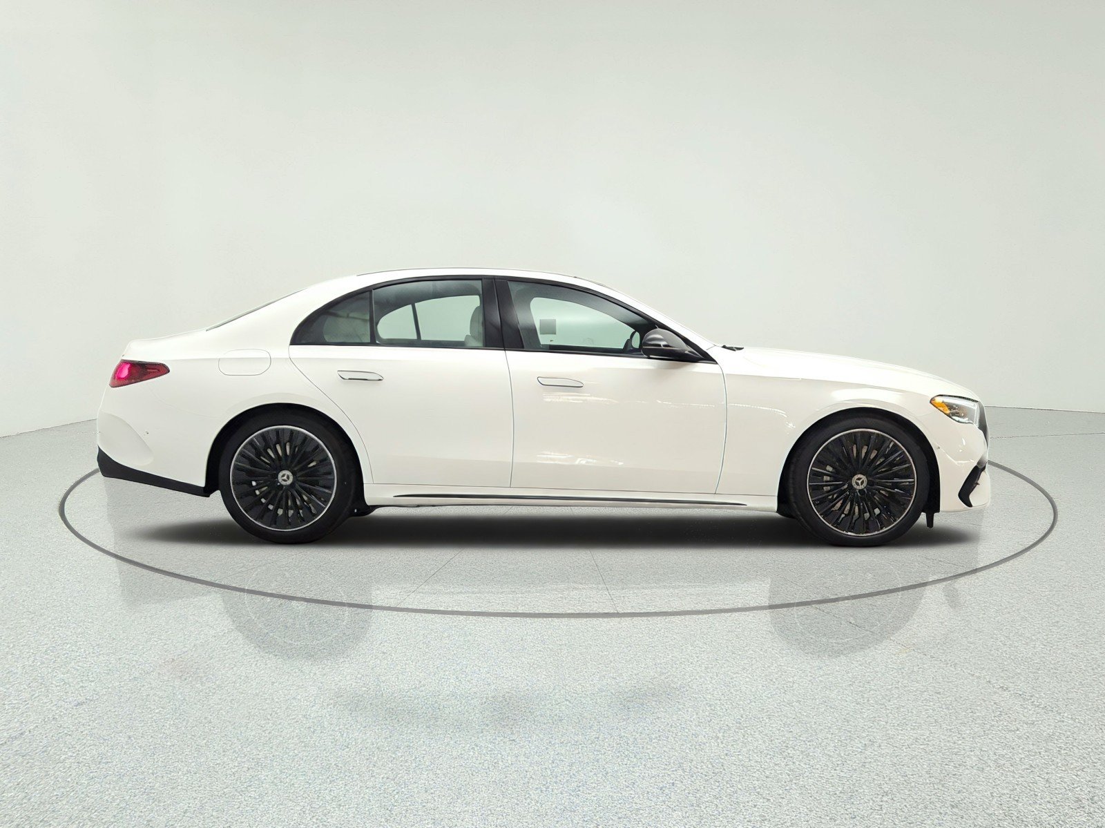New 2027 Mercedes-Benz E 450 4MATIC Sedan image 4