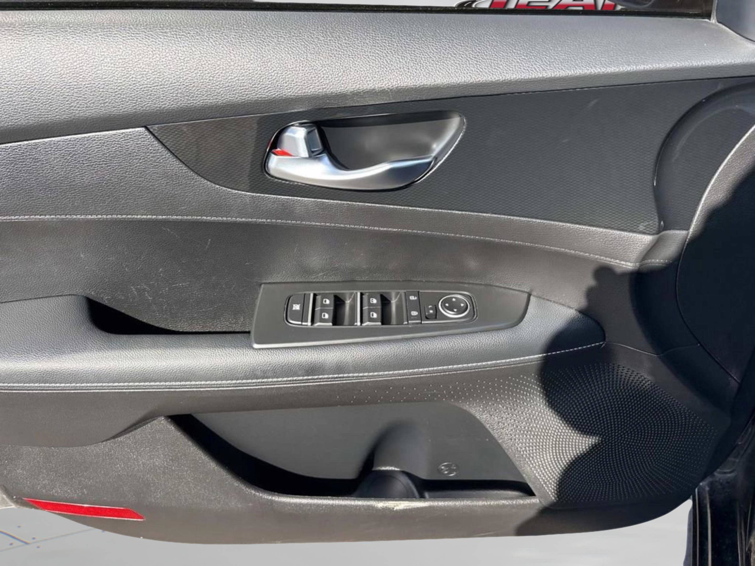 Used 2023 Kia Forte GT-Line w/ GT-Line Technology Package FWD image 27