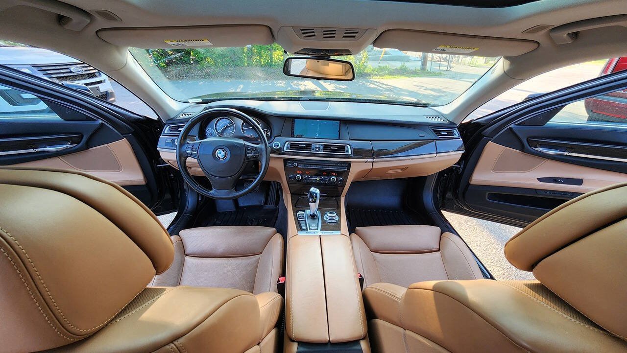 Used 2011 BMW 750Li xDrive AWD/4WD image 34