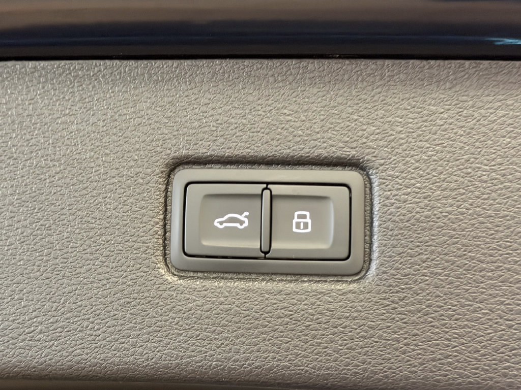 New 2026 Audi SQ7 Prestige AWD/4WD image 13