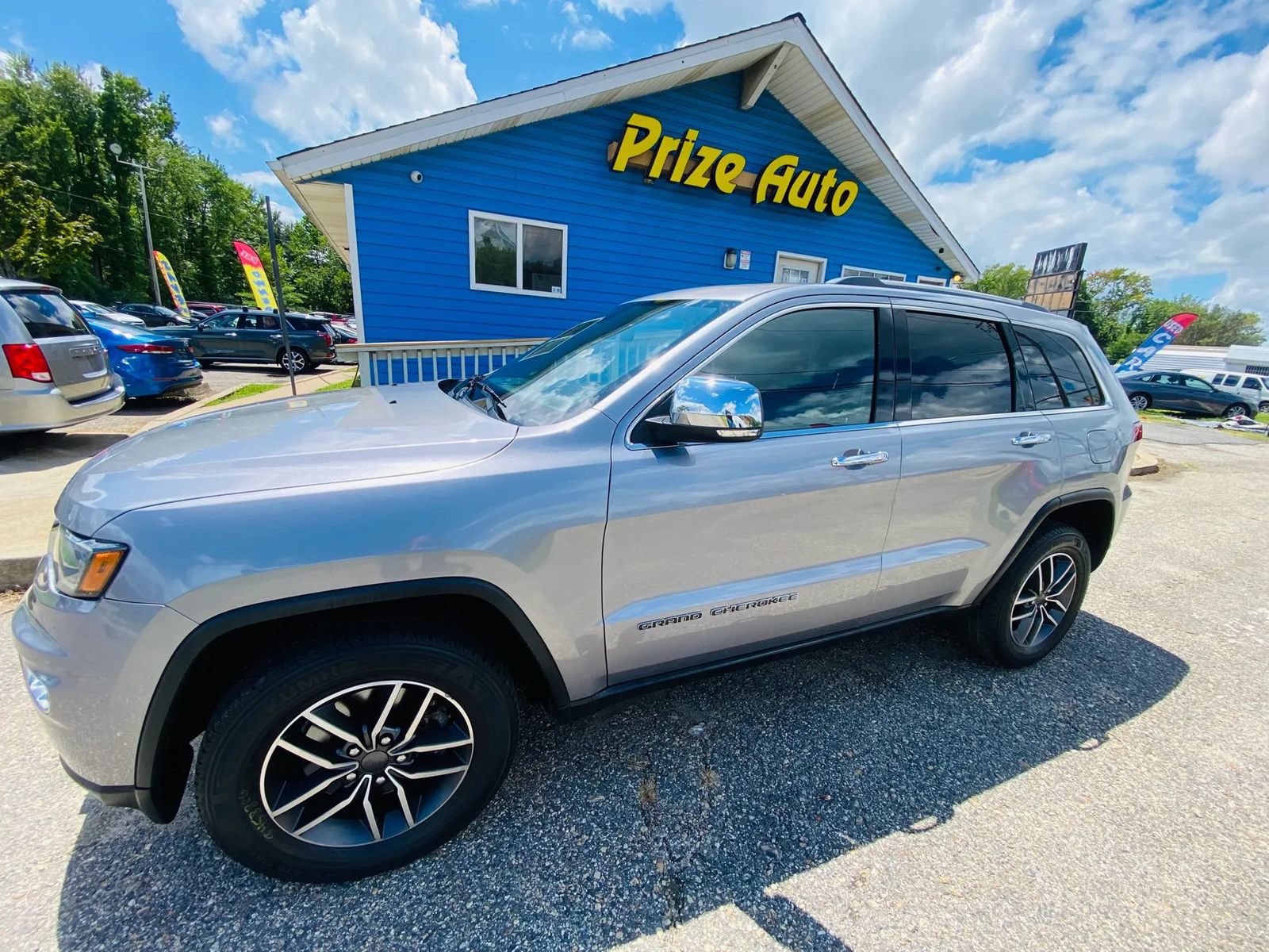 Used 2021 Jeep Grand Cherokee Limited w/ Sun & Sound Group AWD/4WD image 2