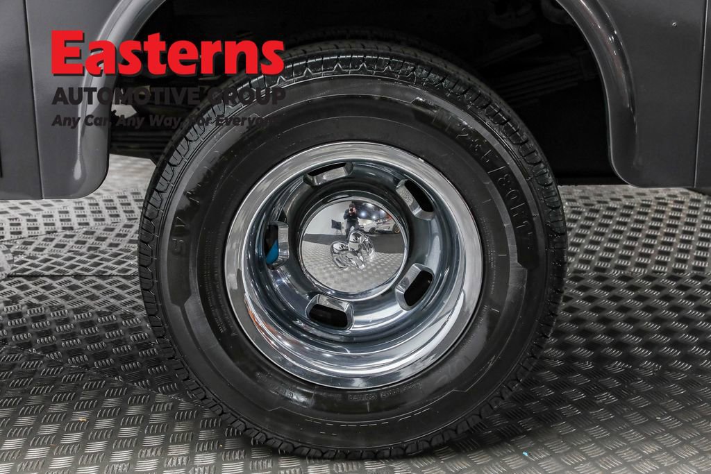 Used 2018 RAM 3500 Tradesman w/ Chrome Appearance Group image 8