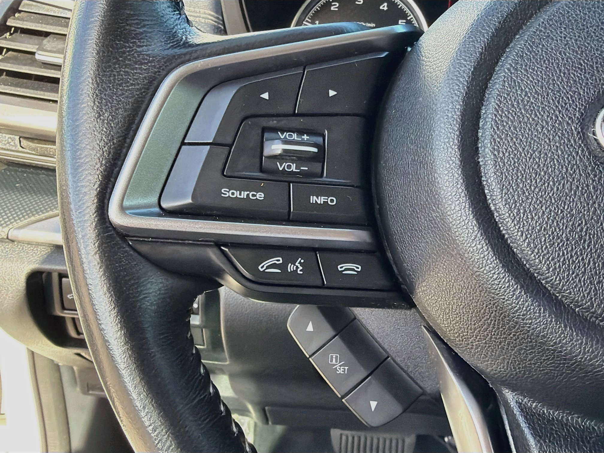 Used 2020 Subaru Forester Premium AWD/4WD image 38