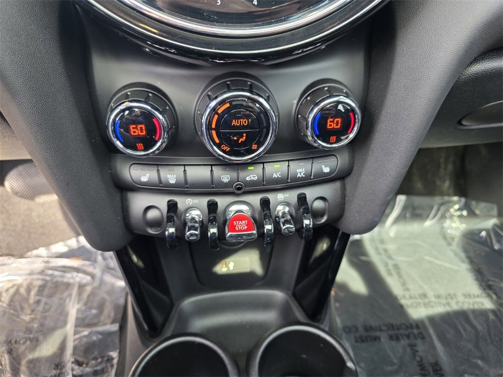 Used 2023 MINI Cooper 4-Door Hardtop image 25