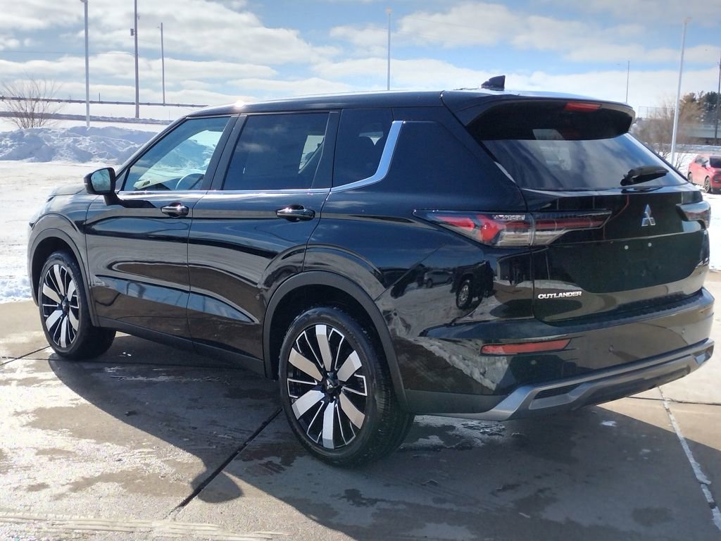 New 2026 Mitsubishi Outlander SE image 16