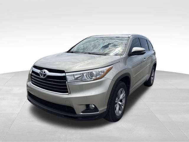 Used 2015 Toyota Highlander XLE FWD image 7