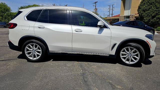 Used 2022 BMW X5 xDrive40i w/ Executive Package AWD/4WD image 4
