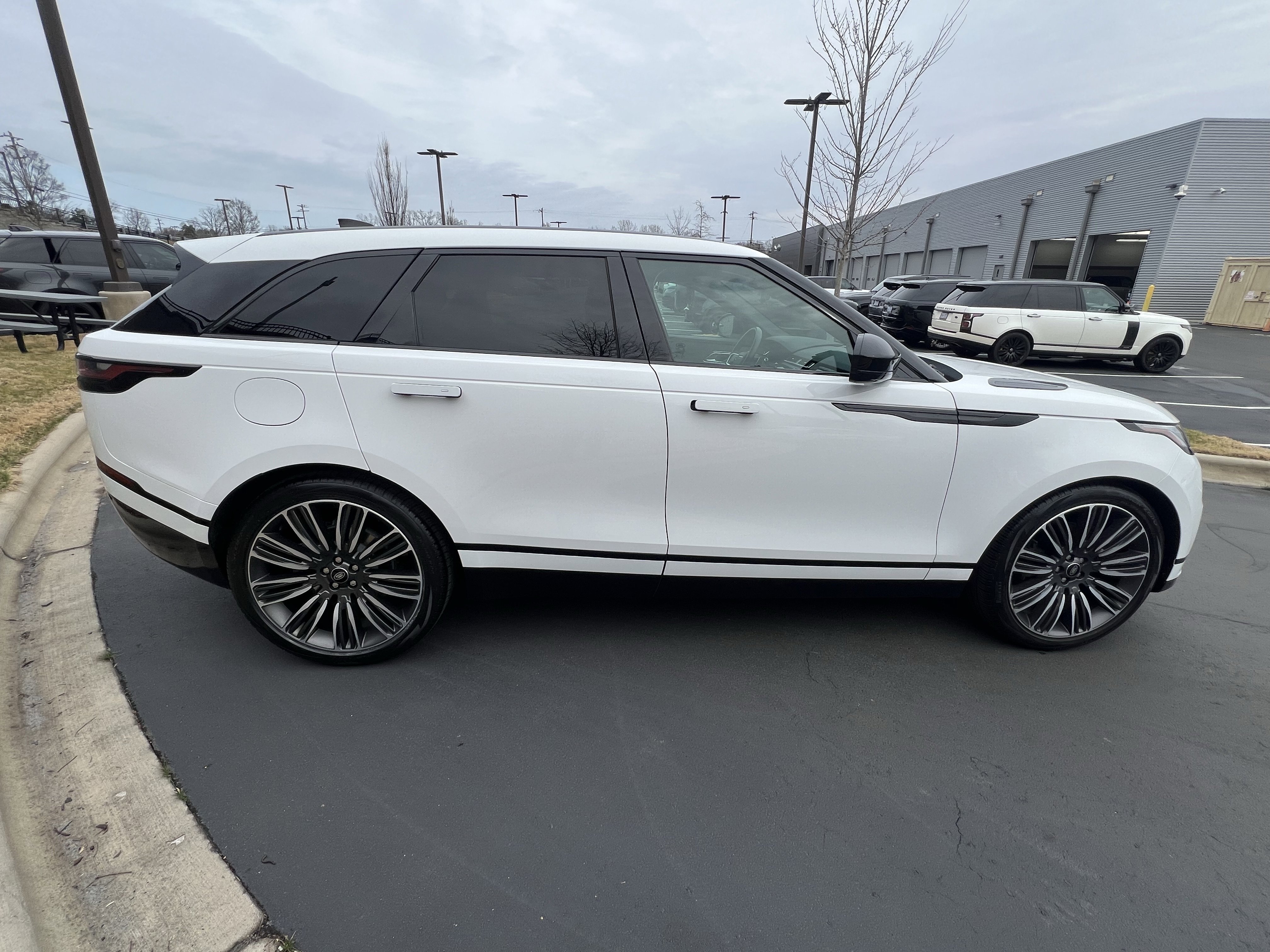 Certified 2023 Land Rover Range Rover Velar R-Dynamic S image 8