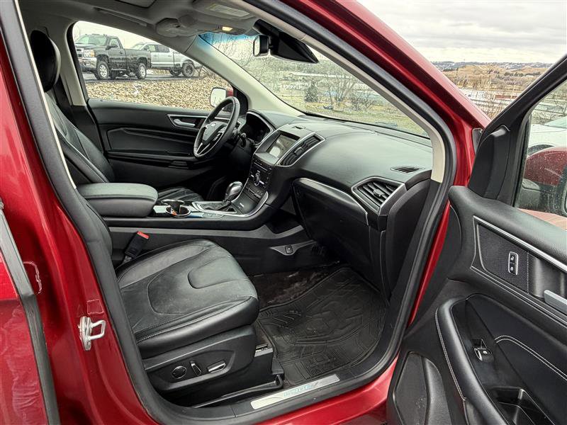 Used 2016 Ford Edge Titanium w/ Equipment Group 302A AWD/4WD image 10