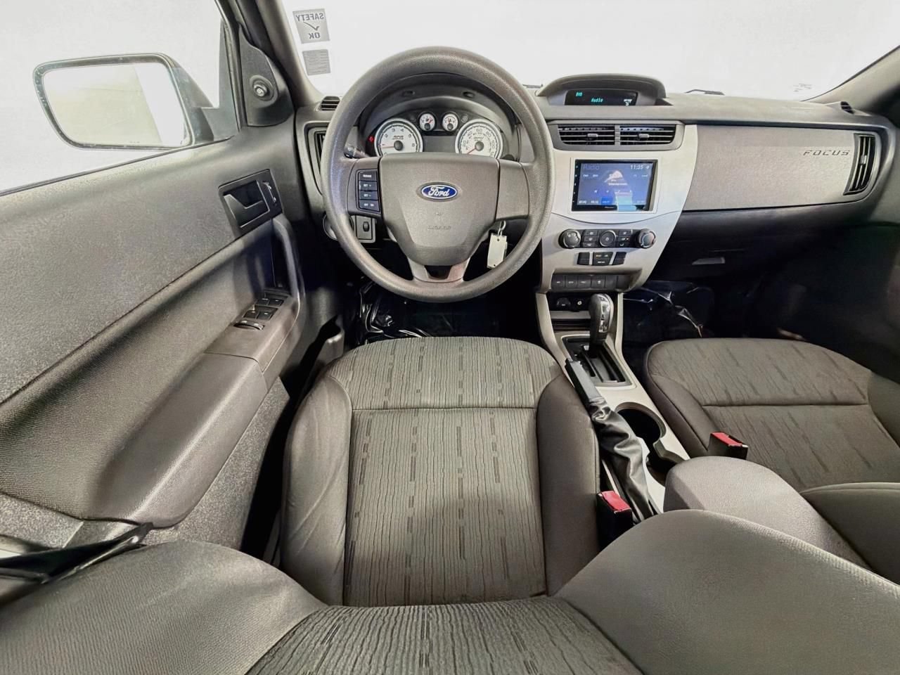 Used 2010 Ford Focus SE FWD image 13