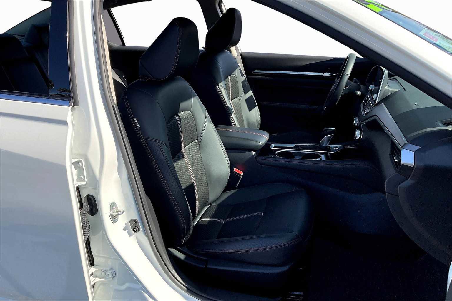 Used 2024 Nissan Altima 2.5 SR image 8
