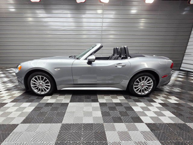 Used 2017 FIAT 124 Spider Classica RWD image 9
