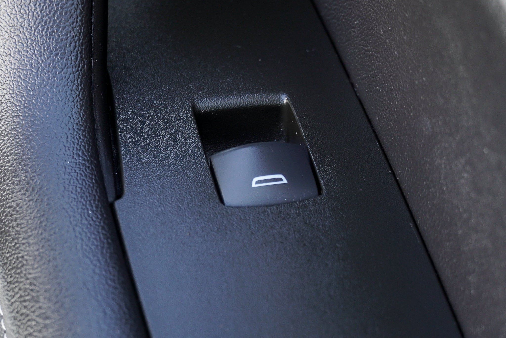 Used 2023 Chevrolet Blazer LT FWD image 30