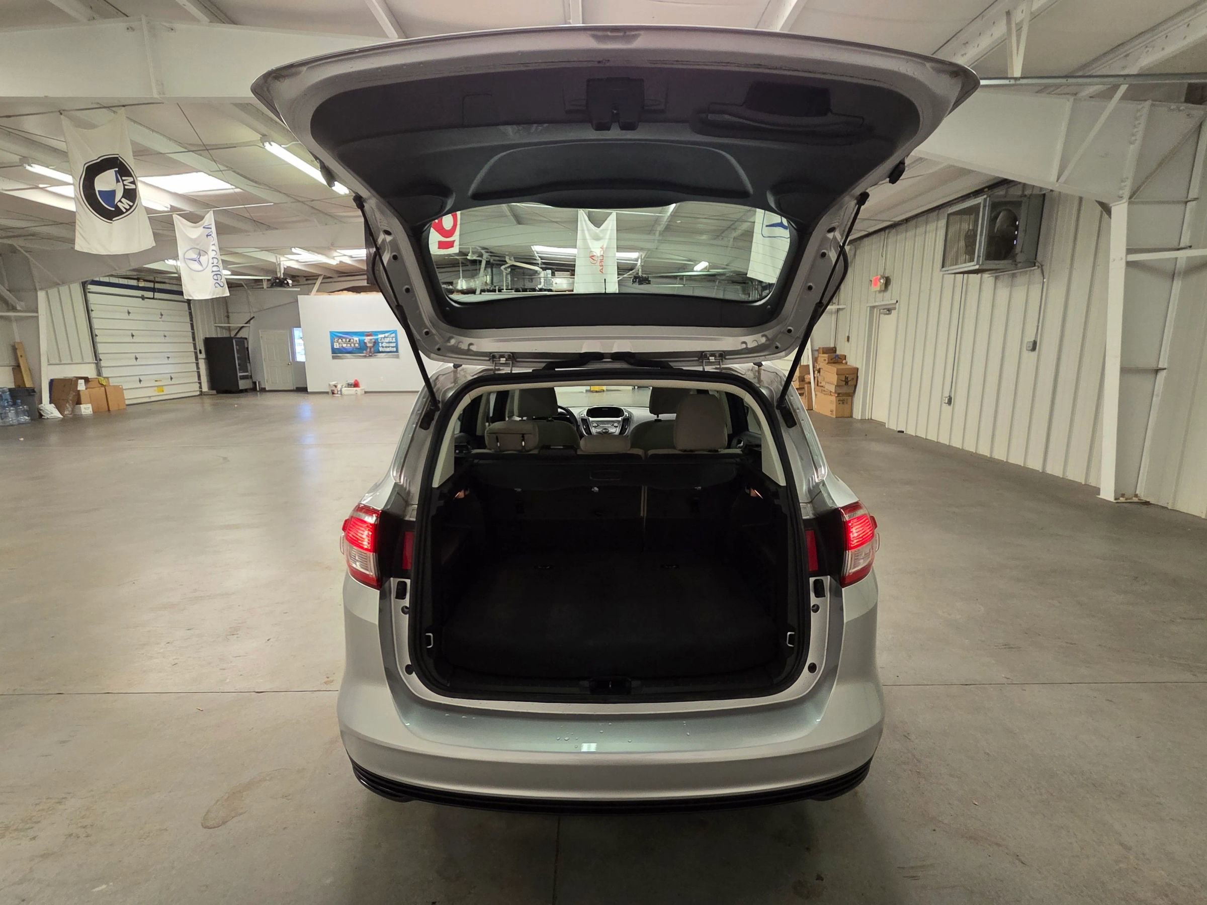 Used 2017 Ford C-MAX SE FWD image 35