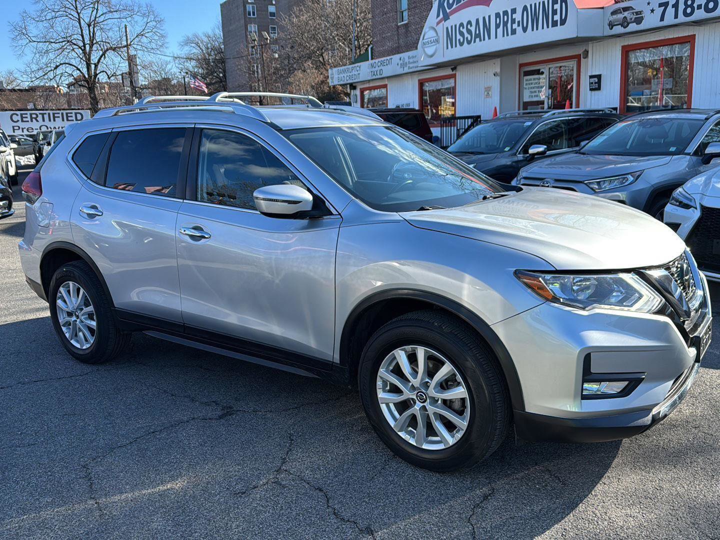 Used 2020 Nissan Rogue SV image 10