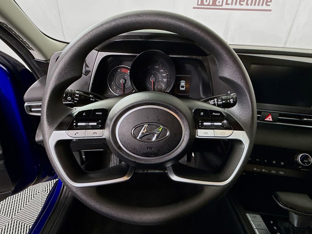 Certified 2021 Hyundai Elantra SEL image 19