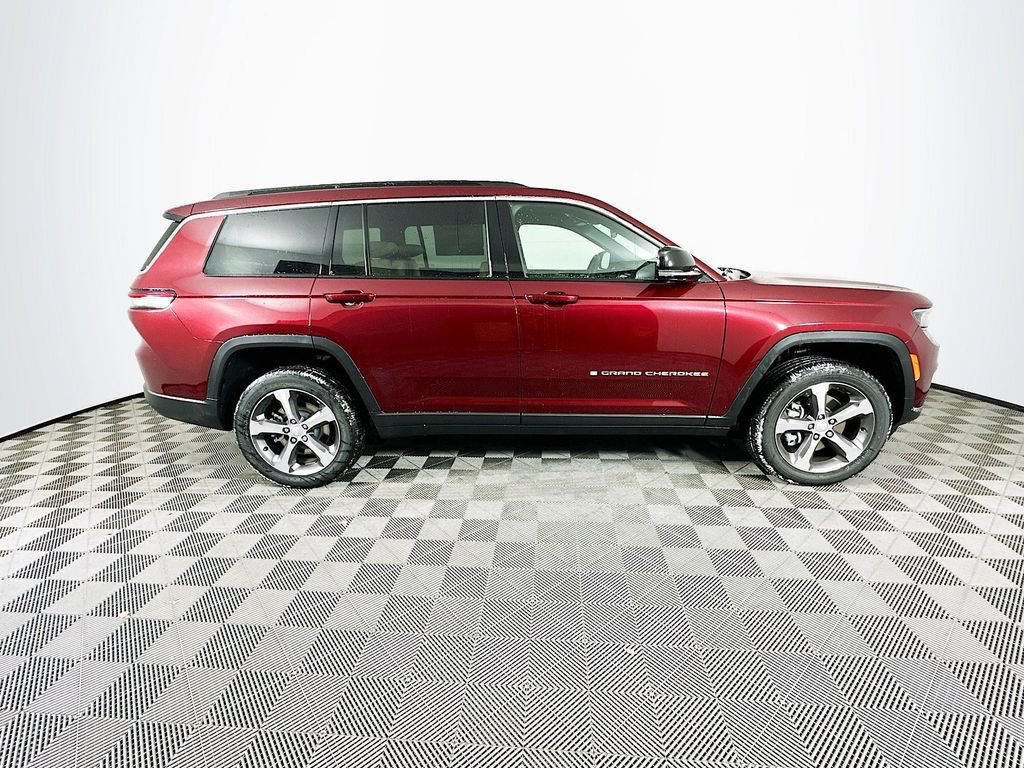 New 2025 Jeep Grand Cherokee L Limited image 11