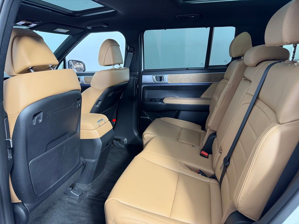 Used 2025 Hyundai Santa Fe Limited image 28