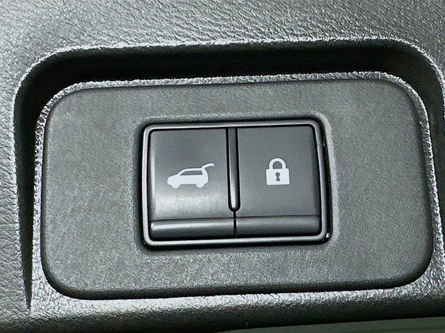 Used 2023 Nissan Rogue SV w/ SV Premium B Package image 12