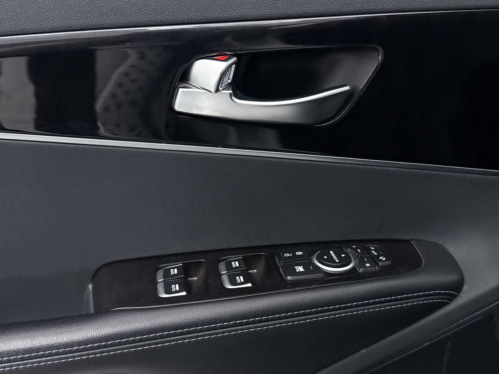 Used 2018 Kia Sorento EX image 30