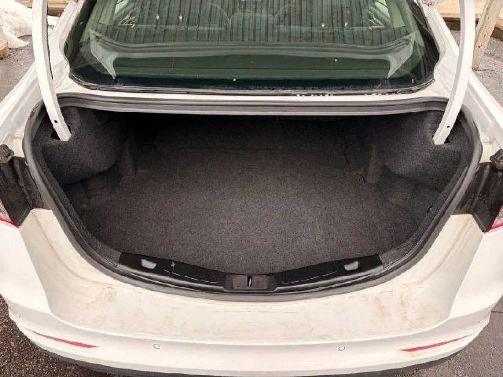 Used 2020 Ford Fusion SE image 18