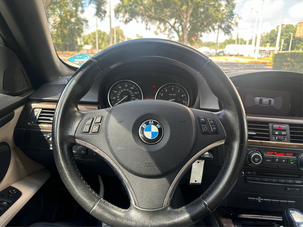 Used 2013 BMW 335i Convertible image 17