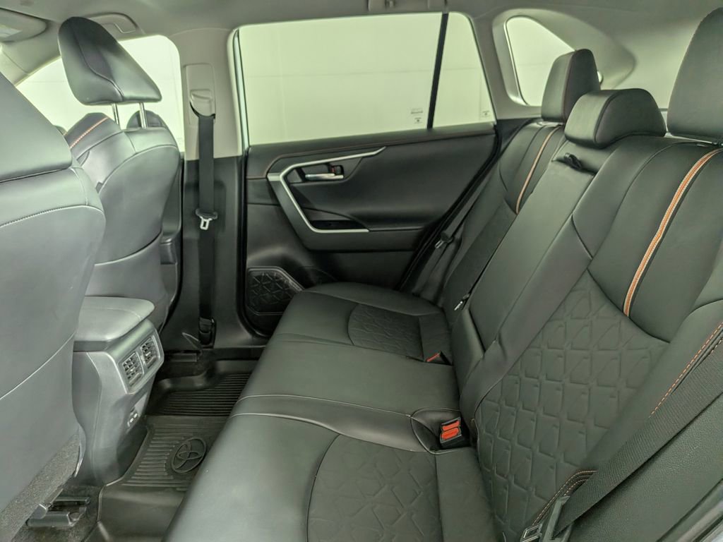 Used 2024 Toyota RAV4 Adventure image 32