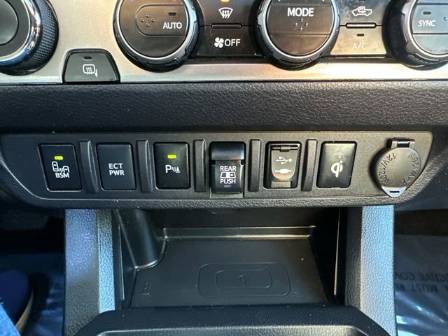 Used 2019 Toyota Tacoma Limited image 37