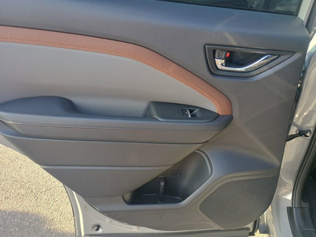 Used 2025 Subaru Forester Sport image 15