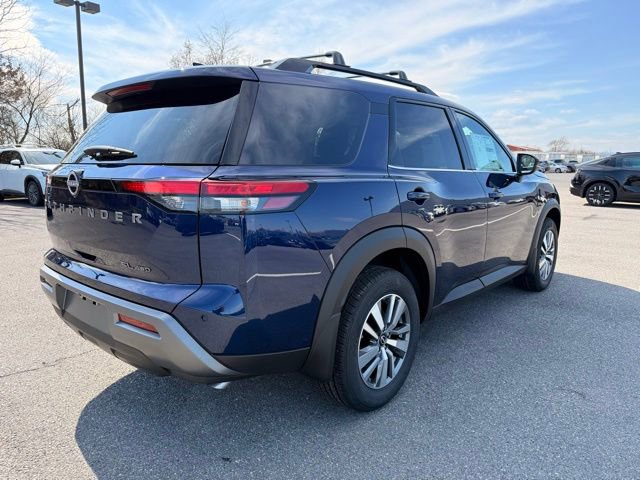 New 2026 Nissan Pathfinder SL image 5