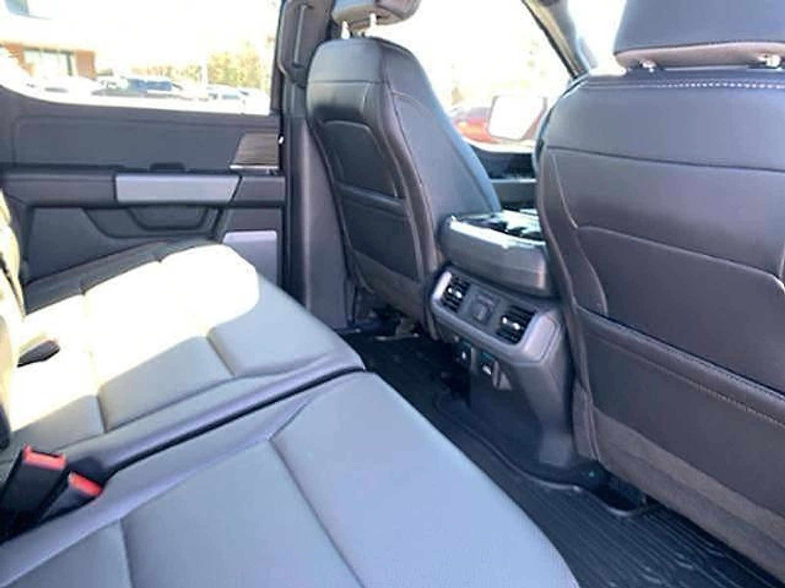 New 2025 Ford F150 Lariat w/ Equipment Group 502A High AWD/4WD image 16