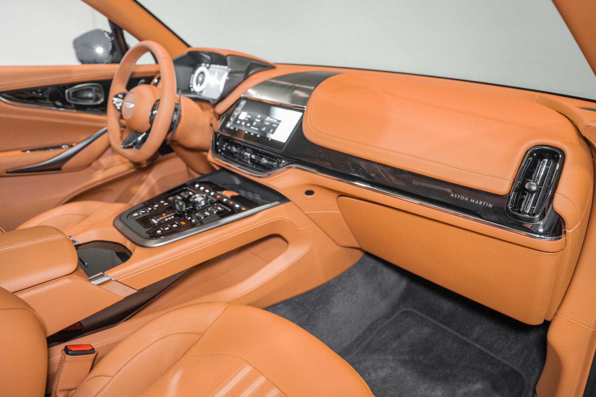 New 2026 Aston Martin DBX 707 AWD/4WD image 21