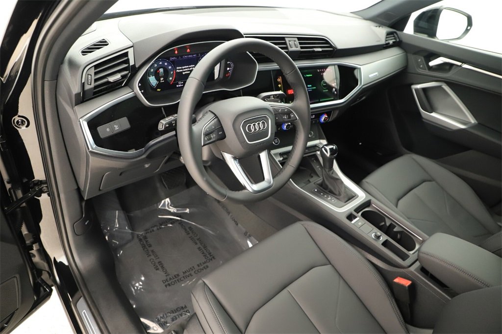 New 2025 Audi Q3 2.0T Premium image 15