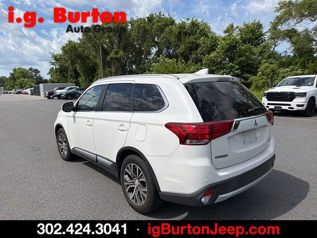 Used 2017 Mitsubishi Outlander SE AWD/4WD image 5