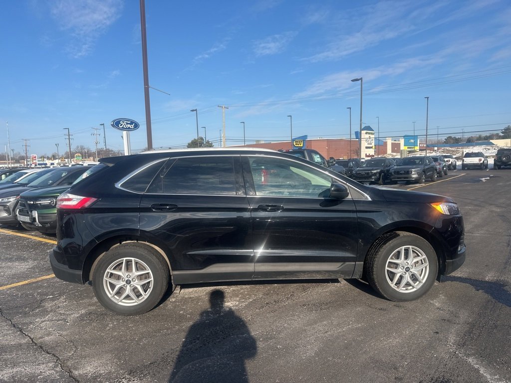Used 2024 Ford Edge SEL w/ Convenience Package image 4
