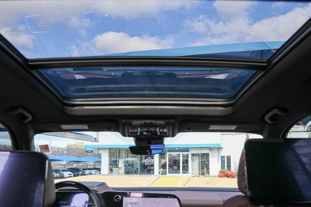 New 2026 Chevrolet Suburban High Country image 12