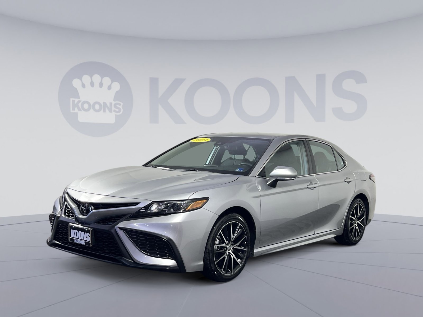Used 2023 Toyota Camry SE FWD image 5