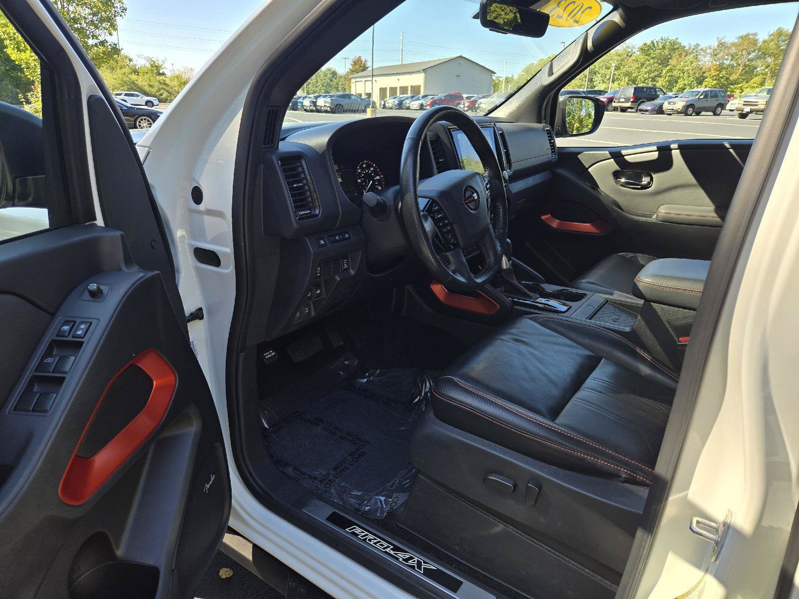 Used 2023 Nissan Frontier PRO-4X w/ Pro-4X Premium Package AWD/4WD image 11