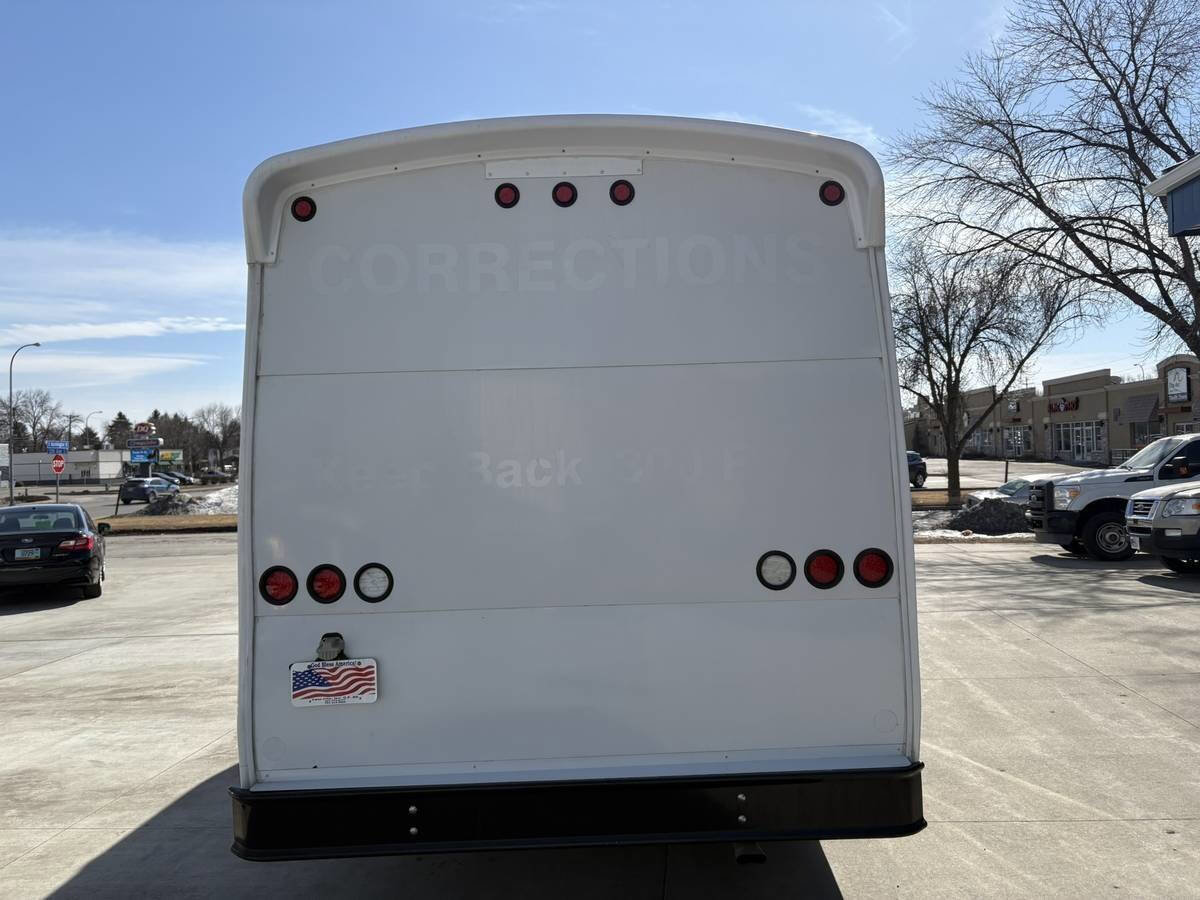 Used 2006 Ford E-450 and Econoline 450 RWD image 7