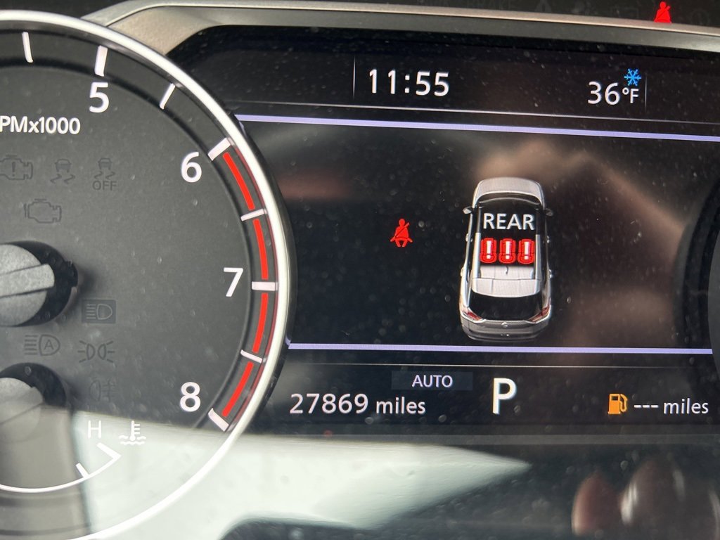 Used 2023 Nissan Rogue SL w/ SL Premium Package image 9