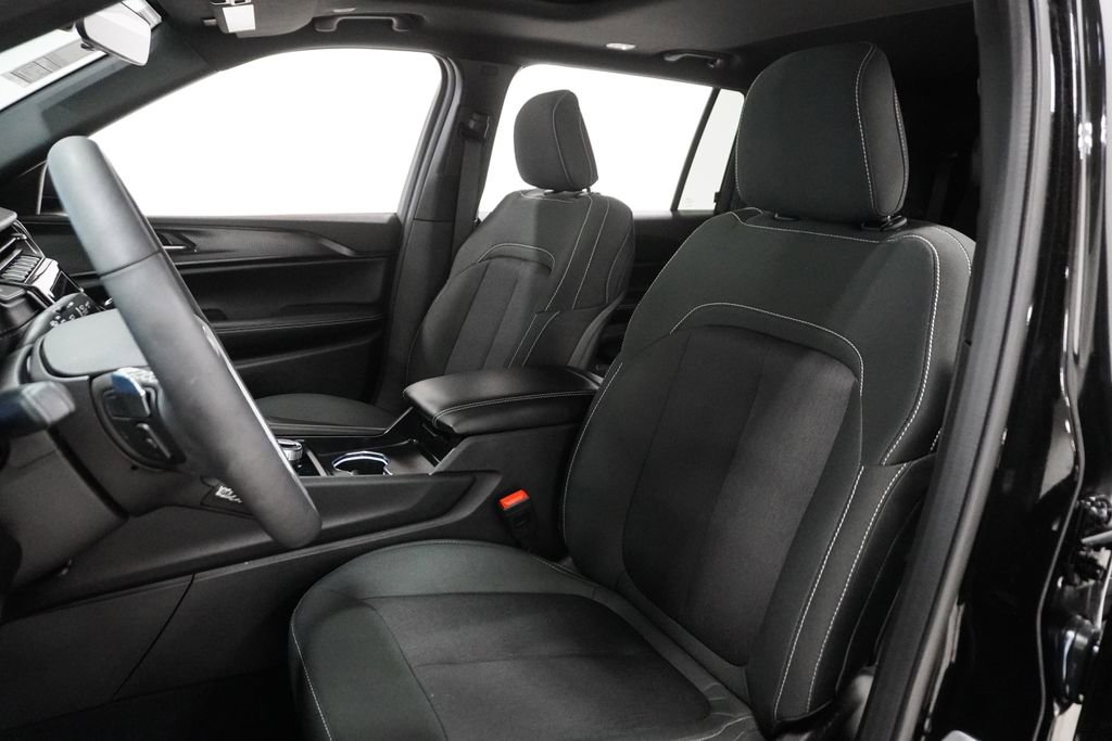 New 2025 Jeep Grand Cherokee L Laredo w/ Luxury Tech Group I image 6