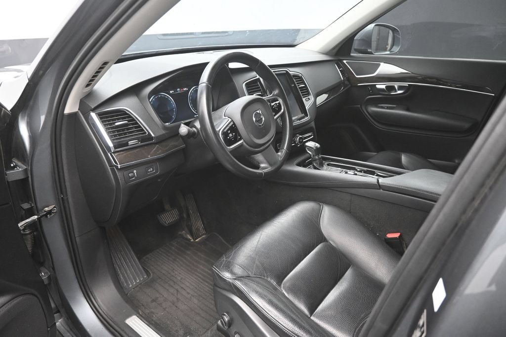 Used 2018 Volvo XC90 T6 Momentum w/ Convenience Package AWD/4WD image 18
