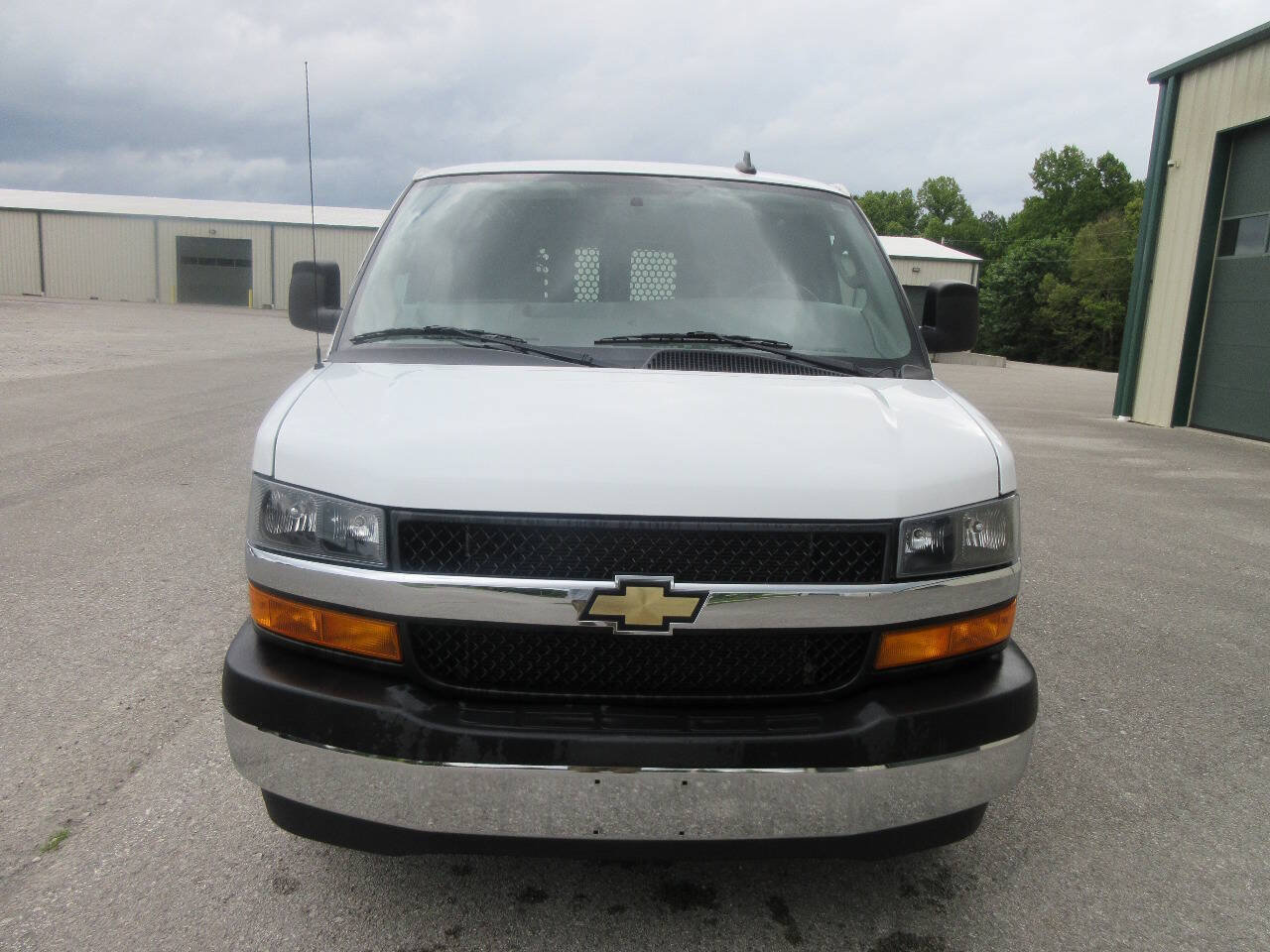Used 2024 Chevrolet Express 2500 w/ Driver Convenience Package RWD image 16