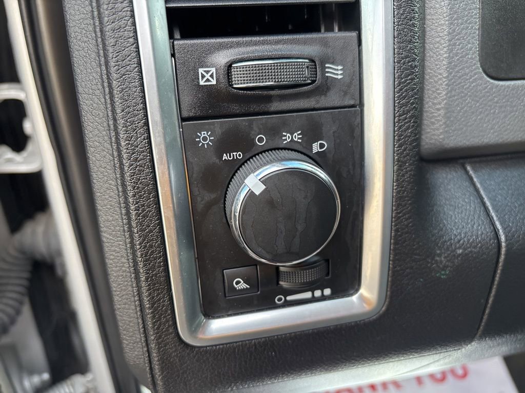 Used 2018 RAM 1500 Classic SLT image 22