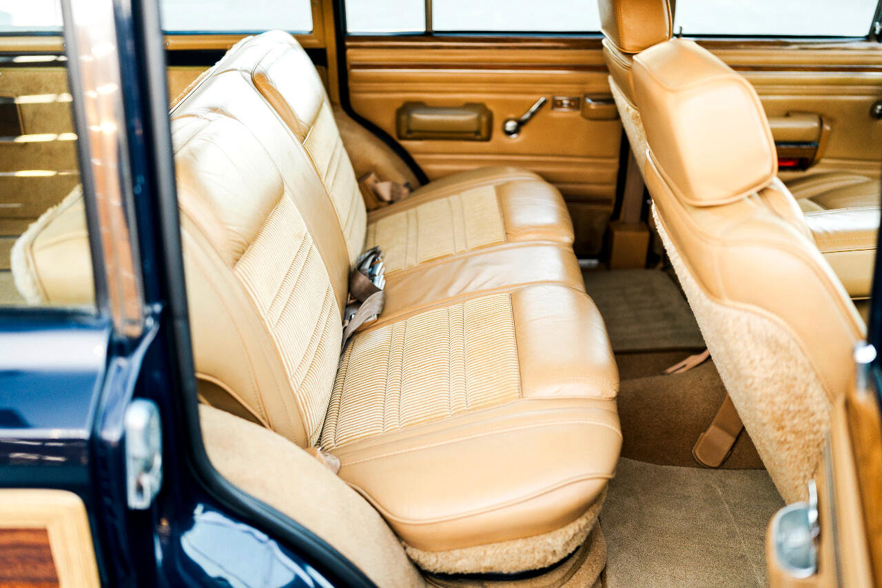Used 1987 Jeep Grand Wagoneer image 77