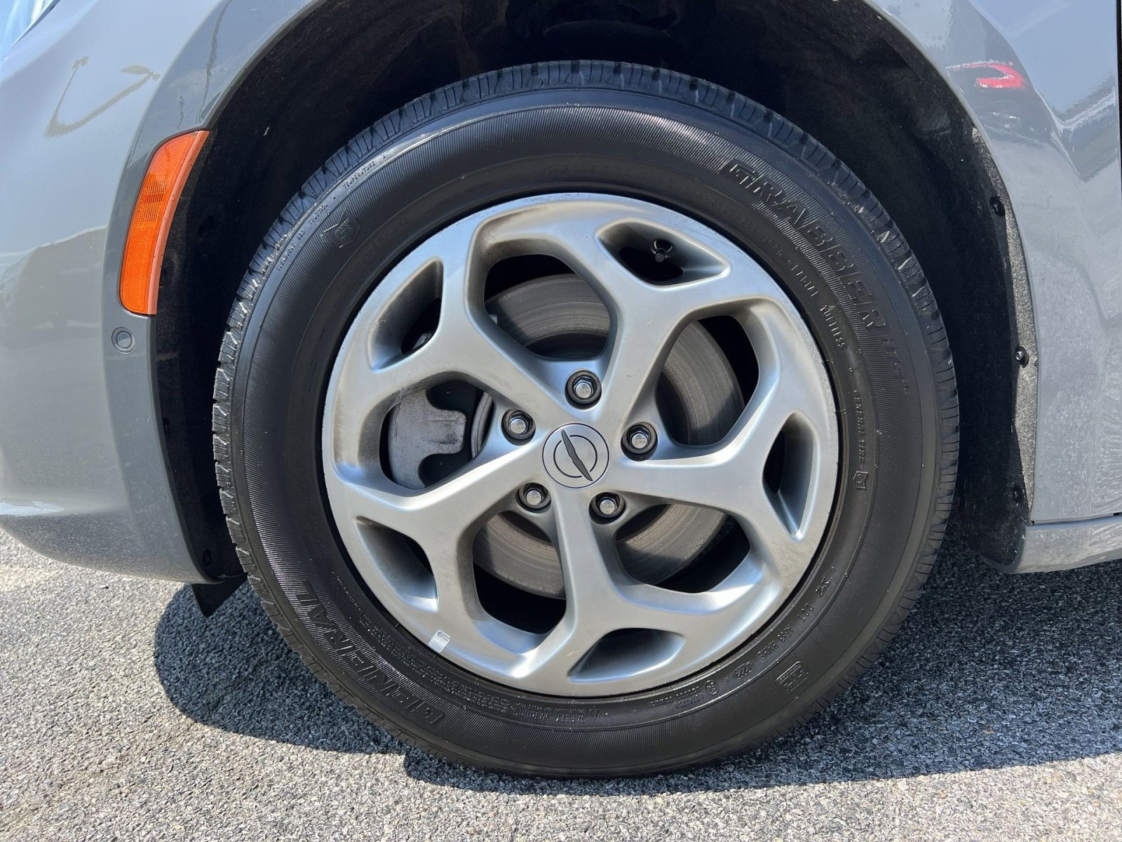 Used 2022 Chrysler Pacifica Limited AWD/4WD image 20