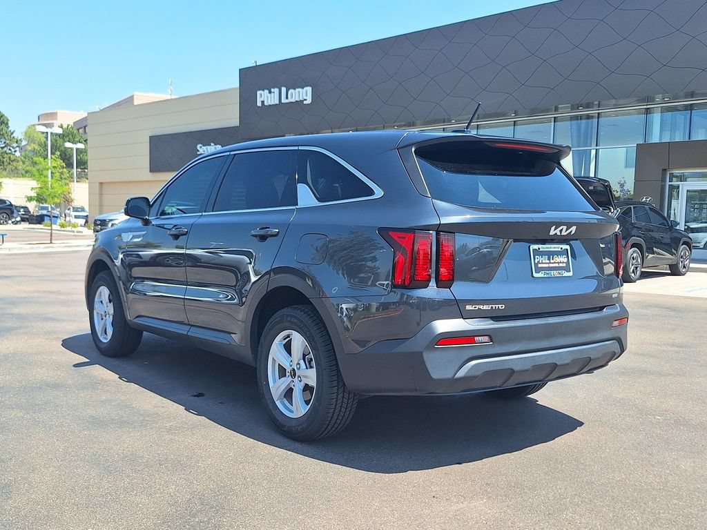 Used 2023 Kia Sorento LX AWD/4WD image 5
