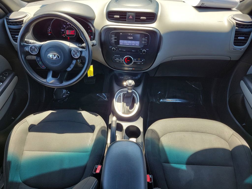Used 2017 Kia Soul + image 12
