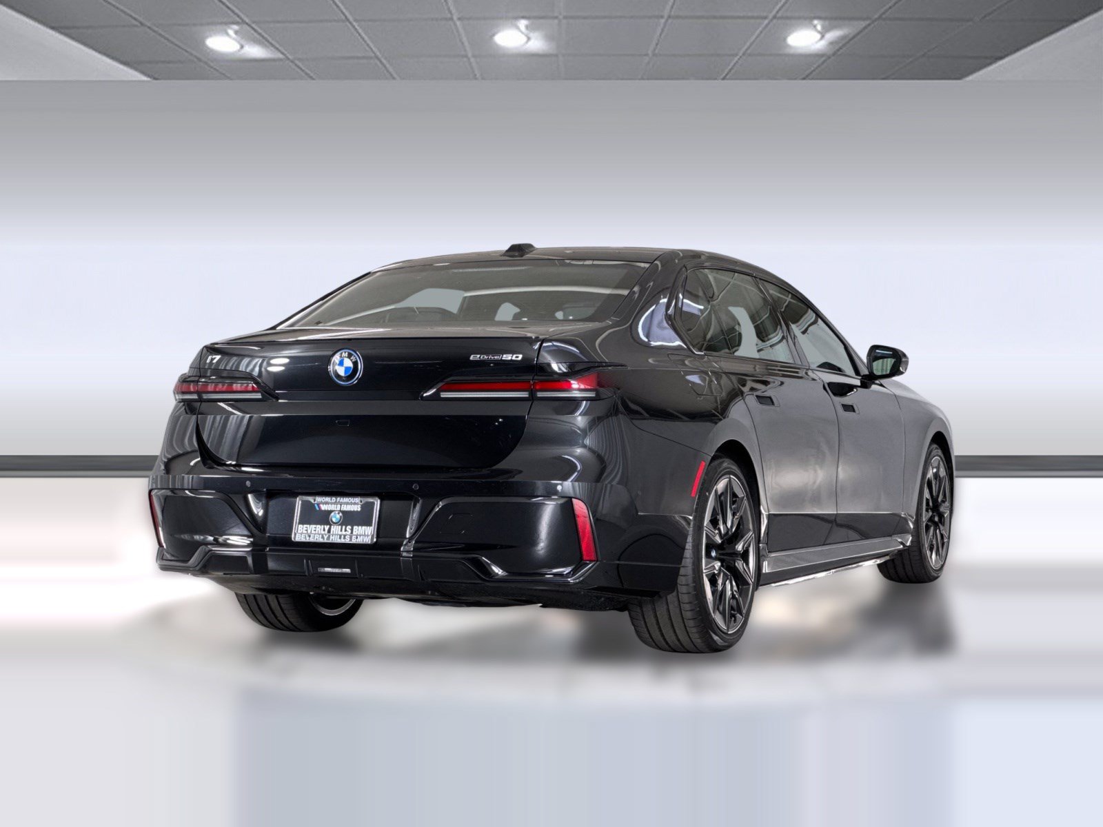 Used 2026 BMW i7 eDrive50 w/ M Sport Package RWD image 9